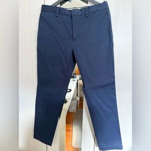 Banana Republic Men’s Rapid Movement Chino Mason Athletic Tapered Fit: 32W 30 L